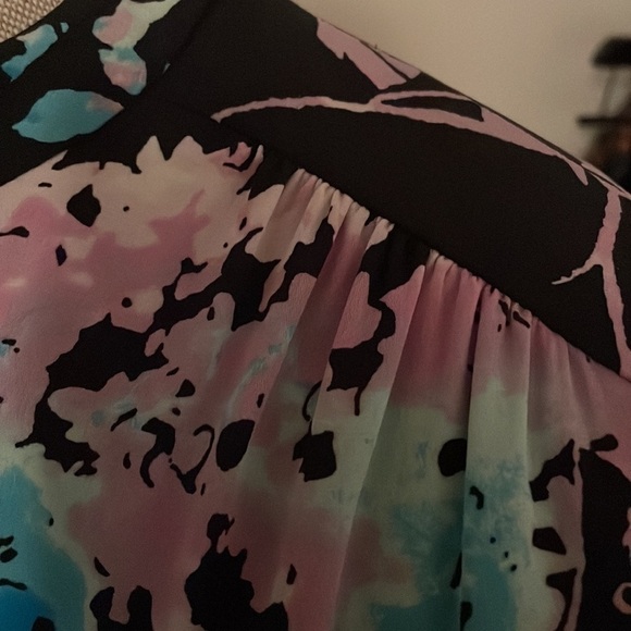 Diane von Furstenberg
Freya Floral Daze Shirtdress - Picture 11 of 14